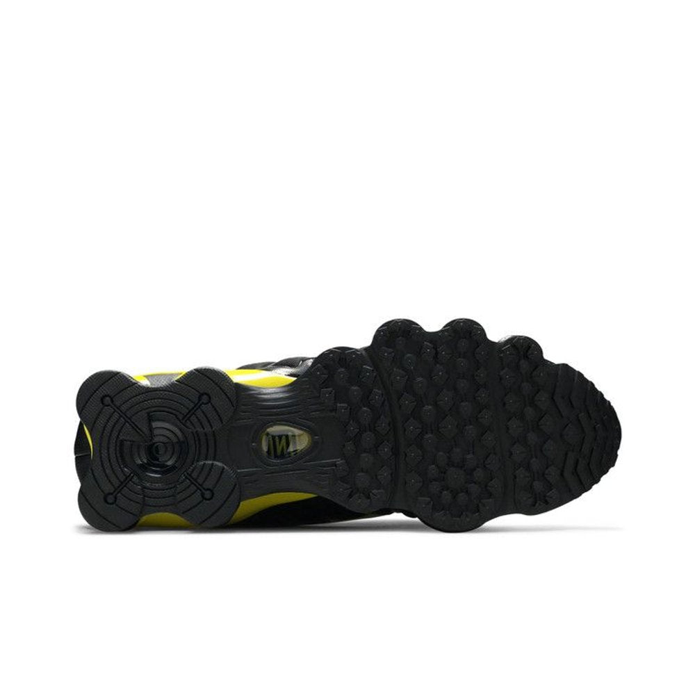 Nike Shox TL Black Dynamic Yellow Metallic Silver – zadní pohled | Purekickz