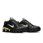 Nike Shox TL Black Dynamic Yellow Metallic Silver – lifestyle foto | Purekickz