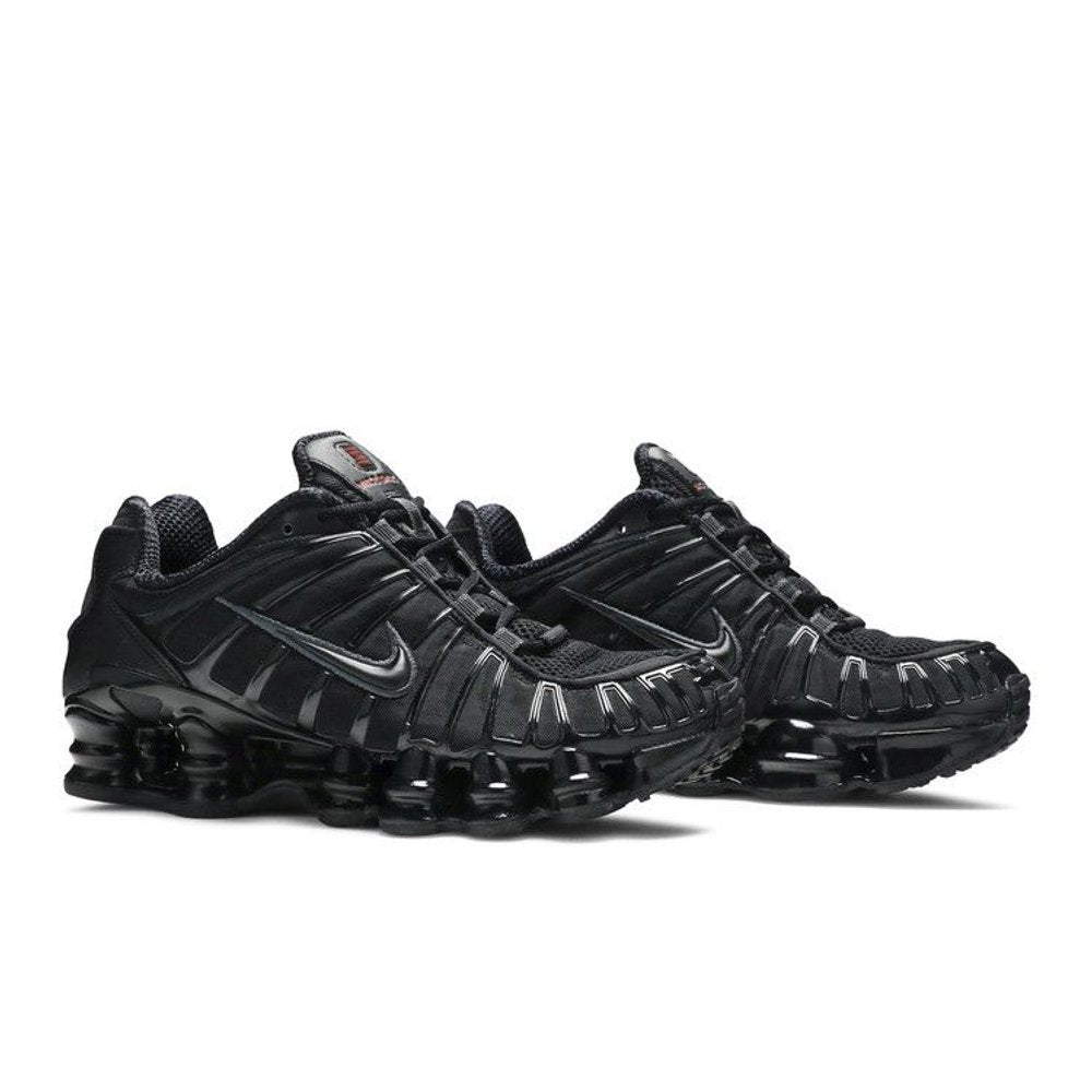 Nike Shox TL Black Max Orange – lifestyle foto | Purekickz