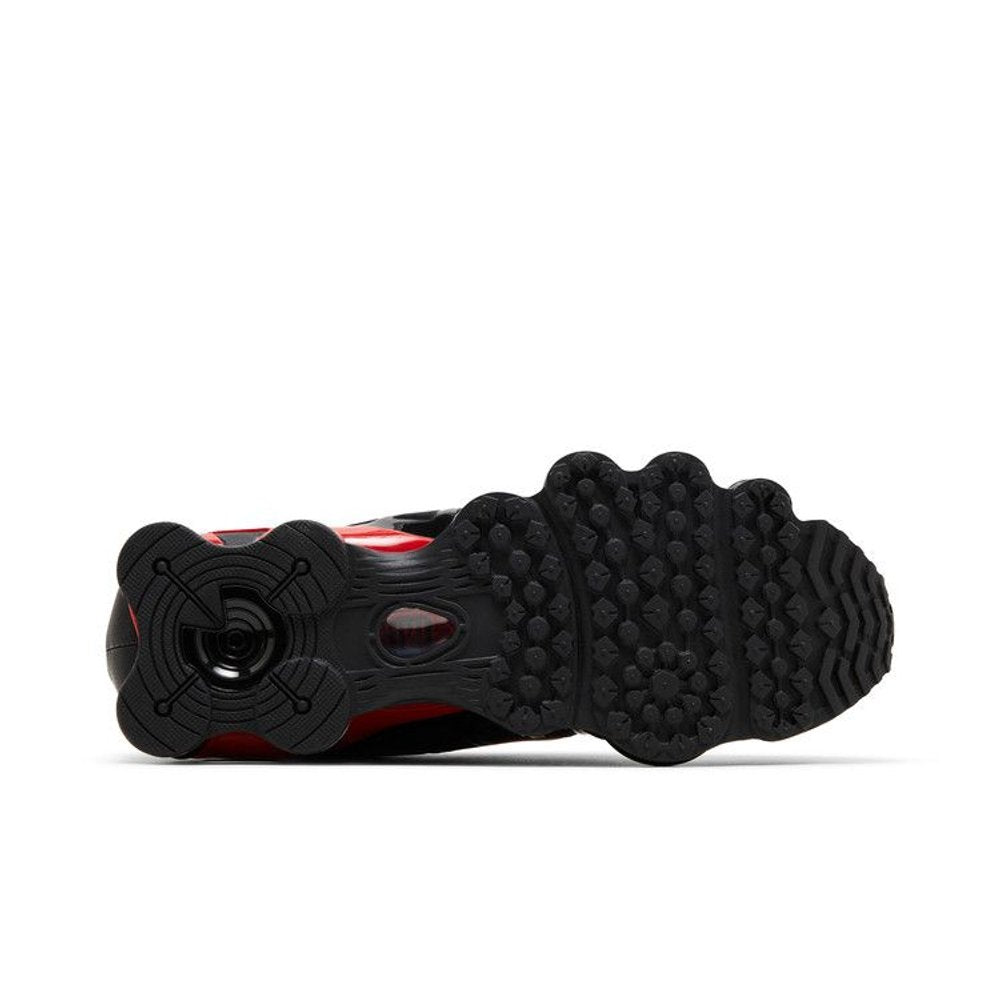 Nike Shox TL Black University Red – zadní pohled | Purekickz