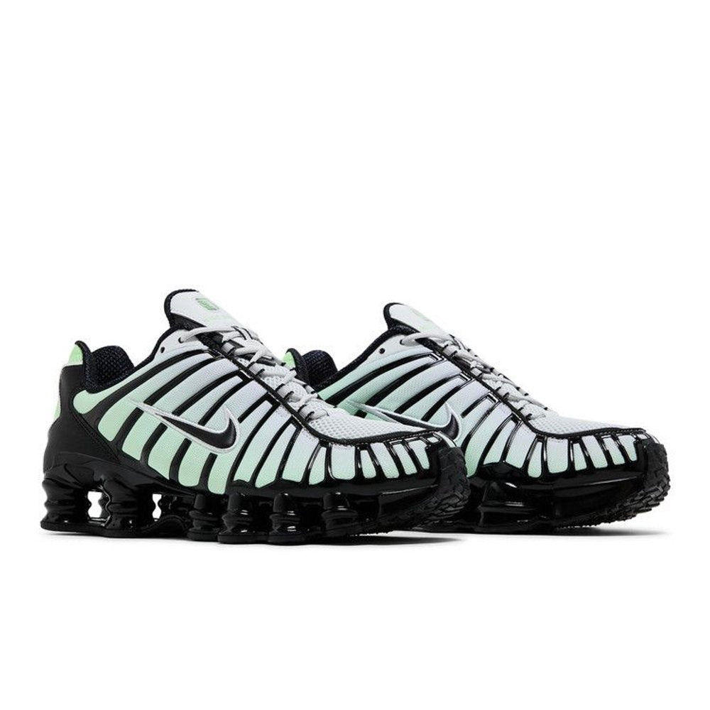 Nike Shox TL 'Vapor Green Black' – lifestyle foto | Purekickz