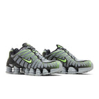 Nike Shox TL 'Wolf Grey Lime' – lifestyle foto | Purekickz