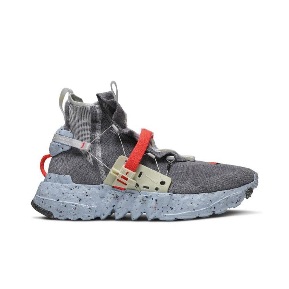 Nike Space Hippie 03 Vast Grey Hyper Crimson – boční pohled | Purekickz