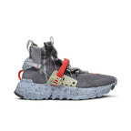 Nike Space Hippie 03 Vast Grey Hyper Crimson – boční pohled | Purekickz