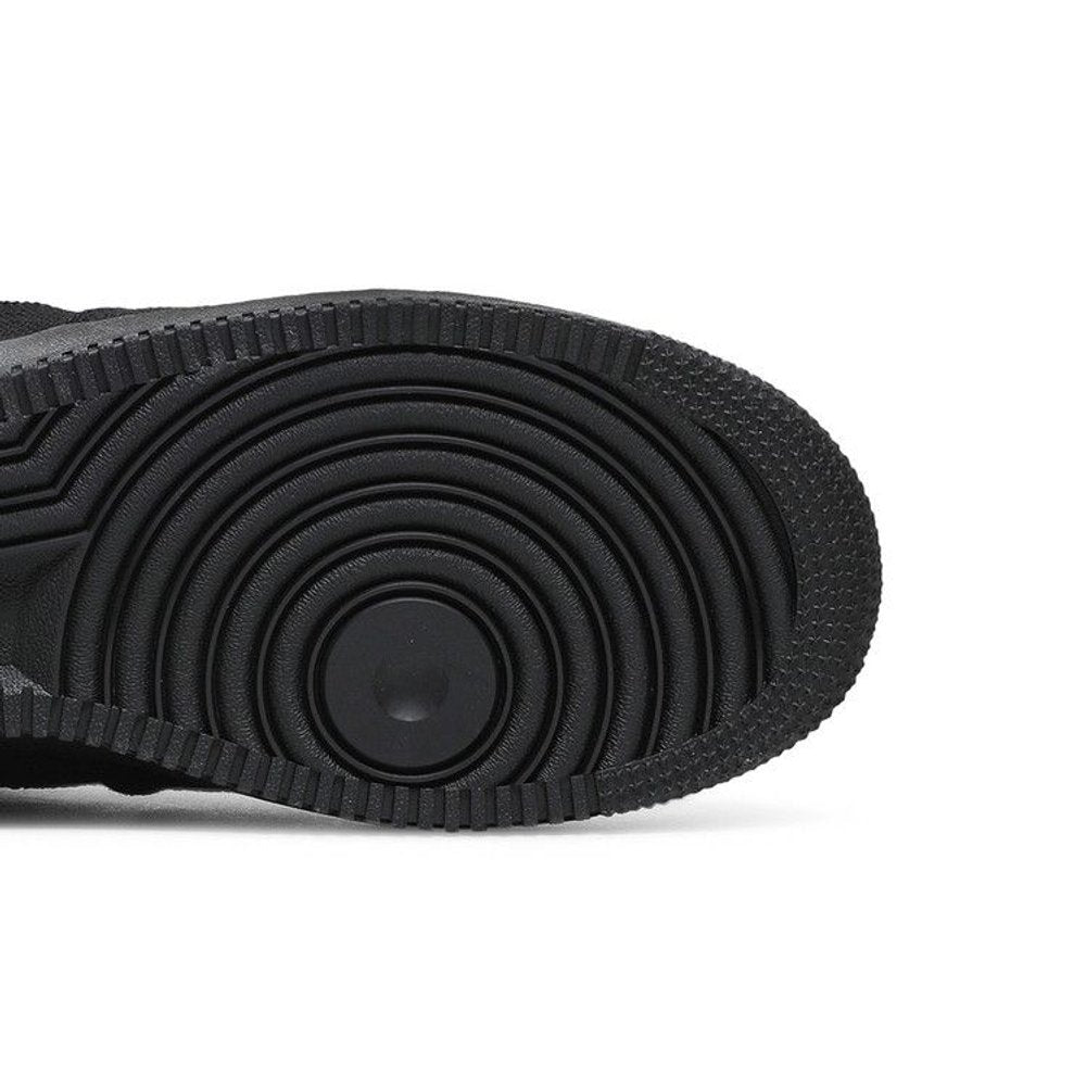 Nike Stussy x Air Force 1 Low Triple Black – pohled shora | Purekickz