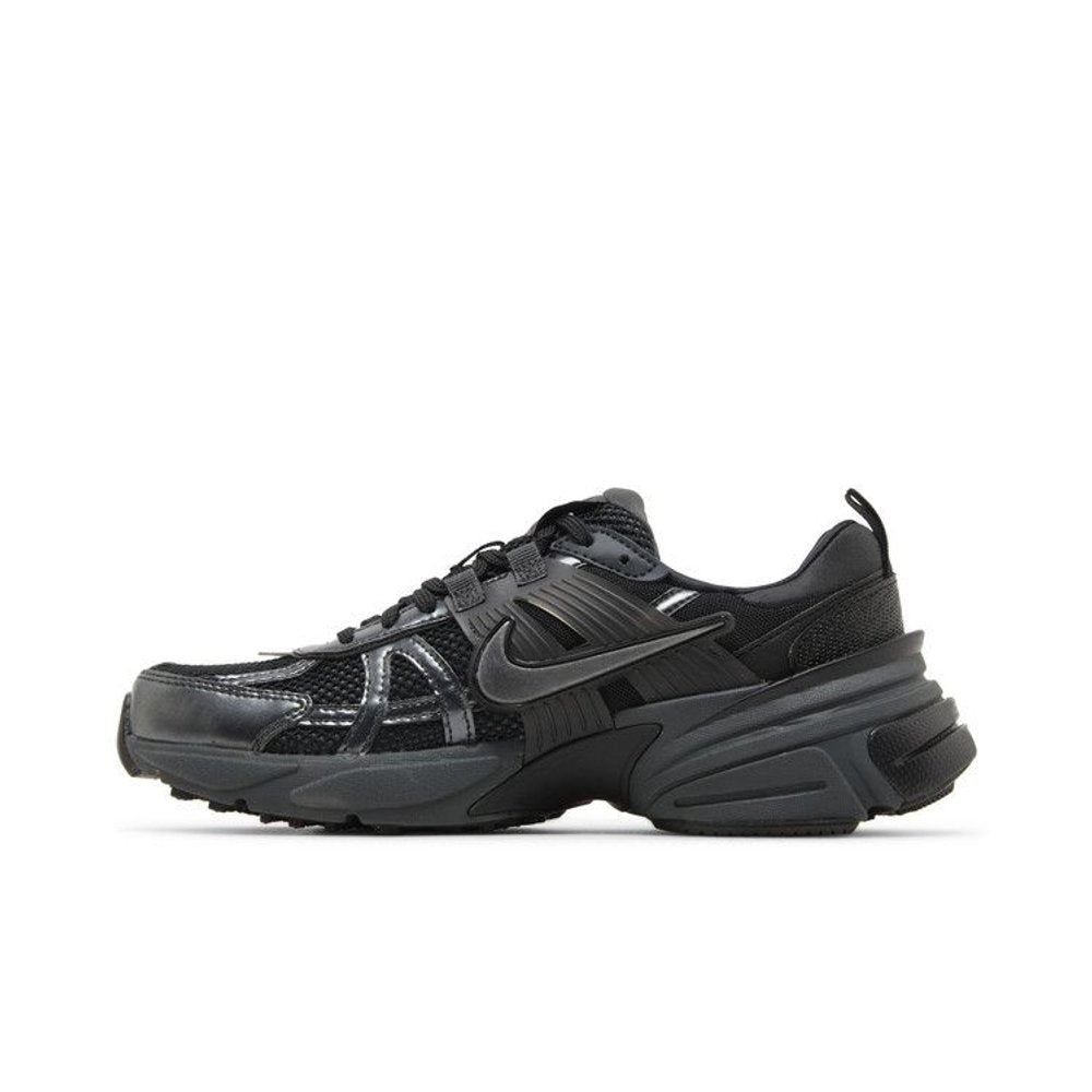 Nike V2K Run Black Dark Smoke Grey (W) – hlavní pohled | Purekickz