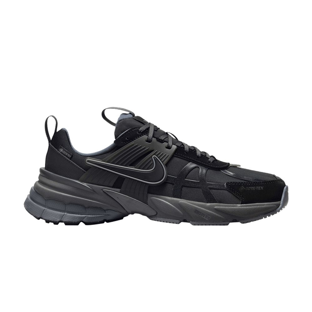 Nike V2K Run Gore-Tex Black Iron Grey (W) – boční pohled | Purekickz