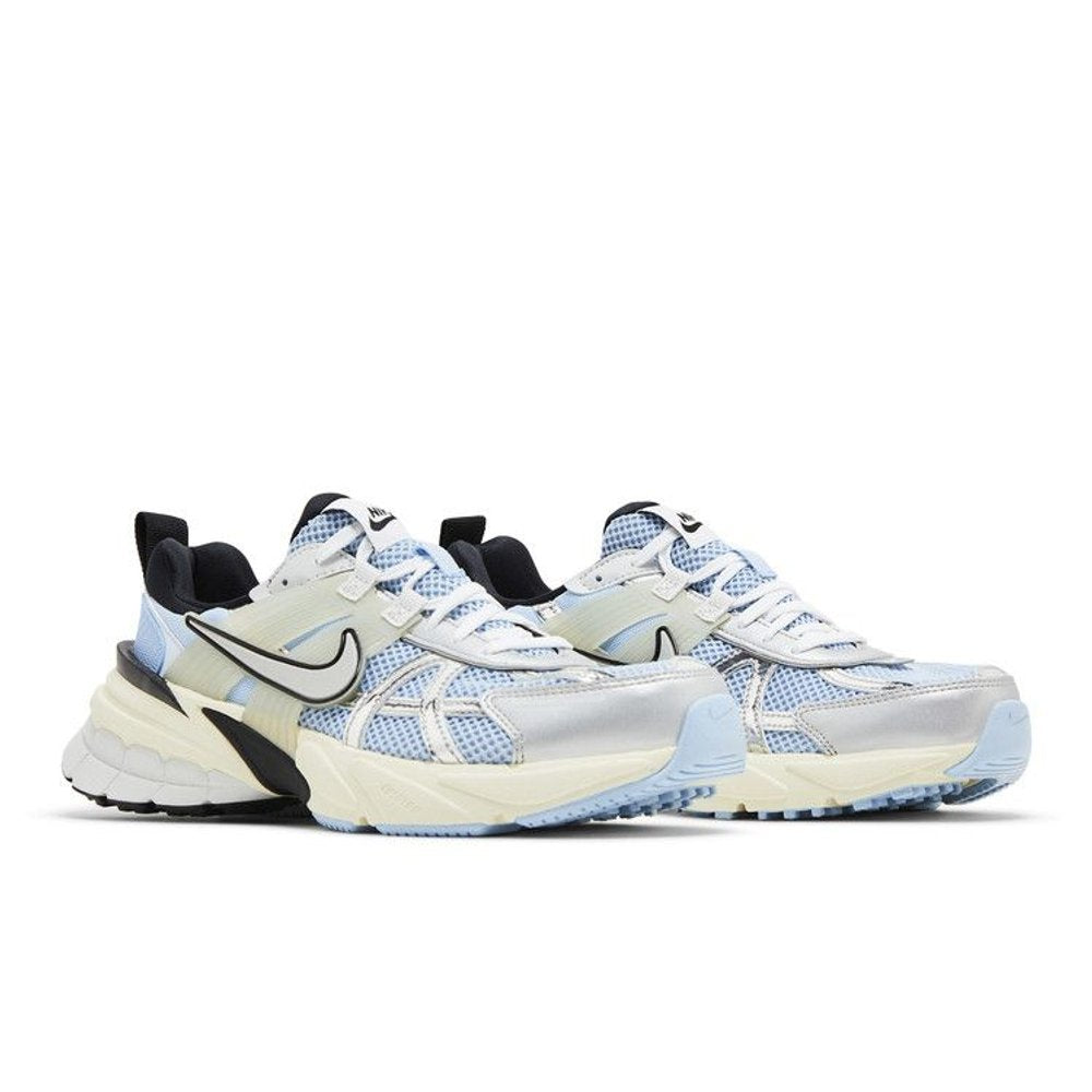 Nike V2K Run Psychic Blue – lifestyle foto | Purekickz