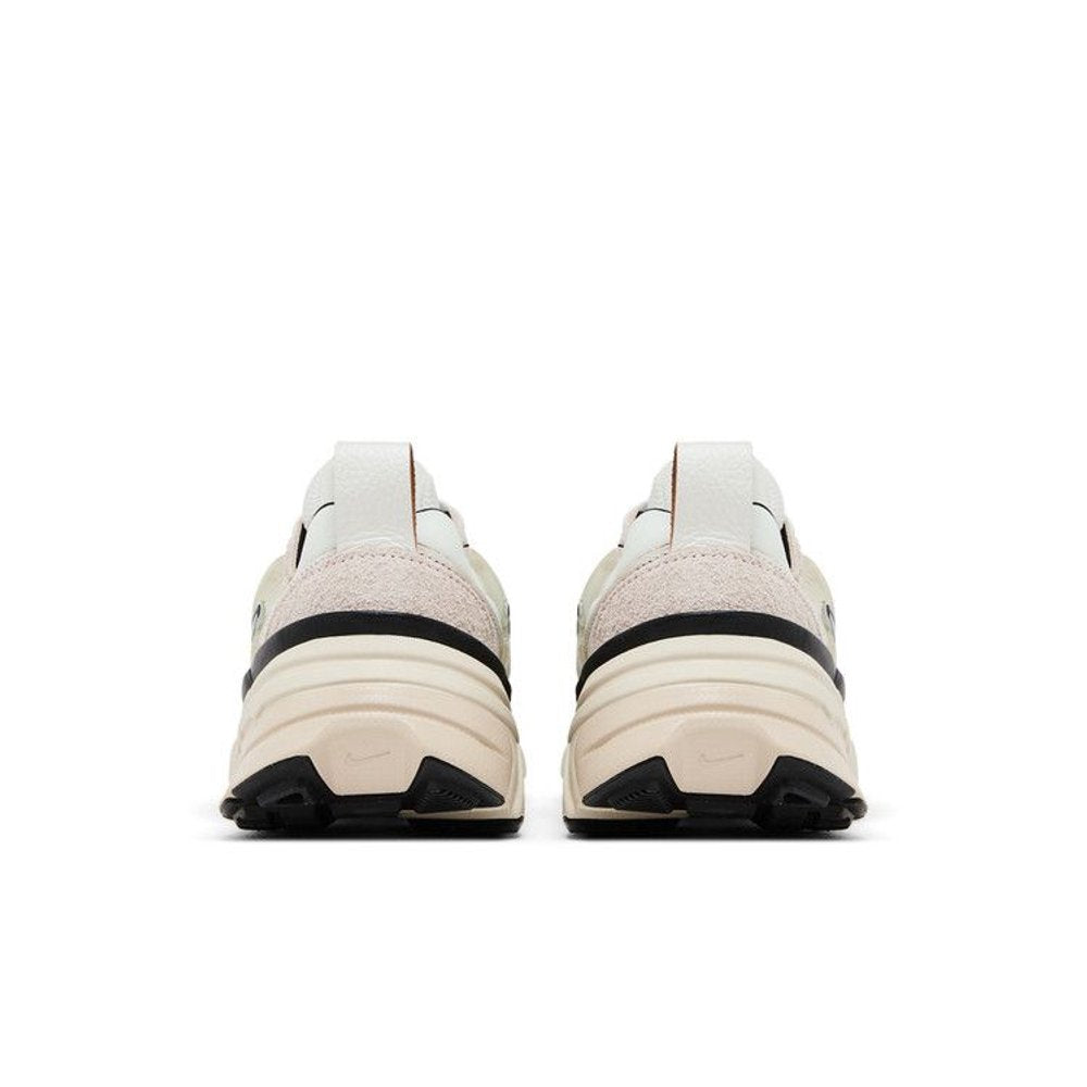 Nike V2K Run Summit White Light Orewood Brown (W) – podrážka | Purekickz