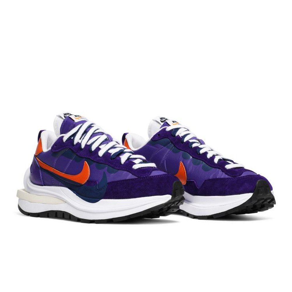 Nike Vaporwaffle sacai Dark Iris Homme – lifestyle foto | Purekickz