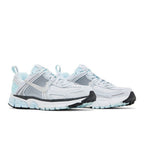 Nike Vomero 5 Pure Platinum Glacier Blue Wolf Grey Metallic Silver (GS) – lifestyle foto | Purekickz