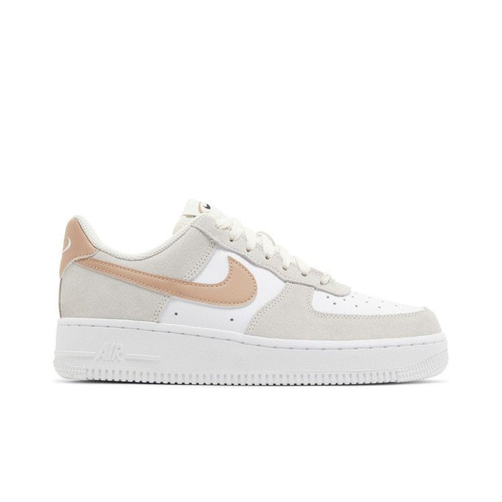Nike Wmns Air Force 1 '07 'Dusted Clay' – boční pohled | Purekickz