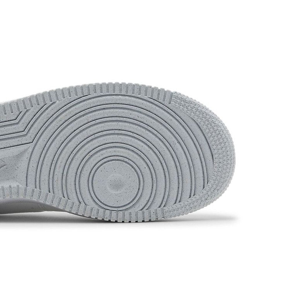 Nike Wmns Air Force 1 'Move To Zero - Triple White' – pohled shora | Purekickz