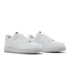 Nike Wmns Air Force 1 'Move To Zero - Triple White' – lifestyle foto | Purekickz