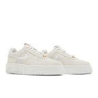 Nike Wmns Air Force 1 Pixel Light Bone Regal Pink – lifestyle foto | Purekickz