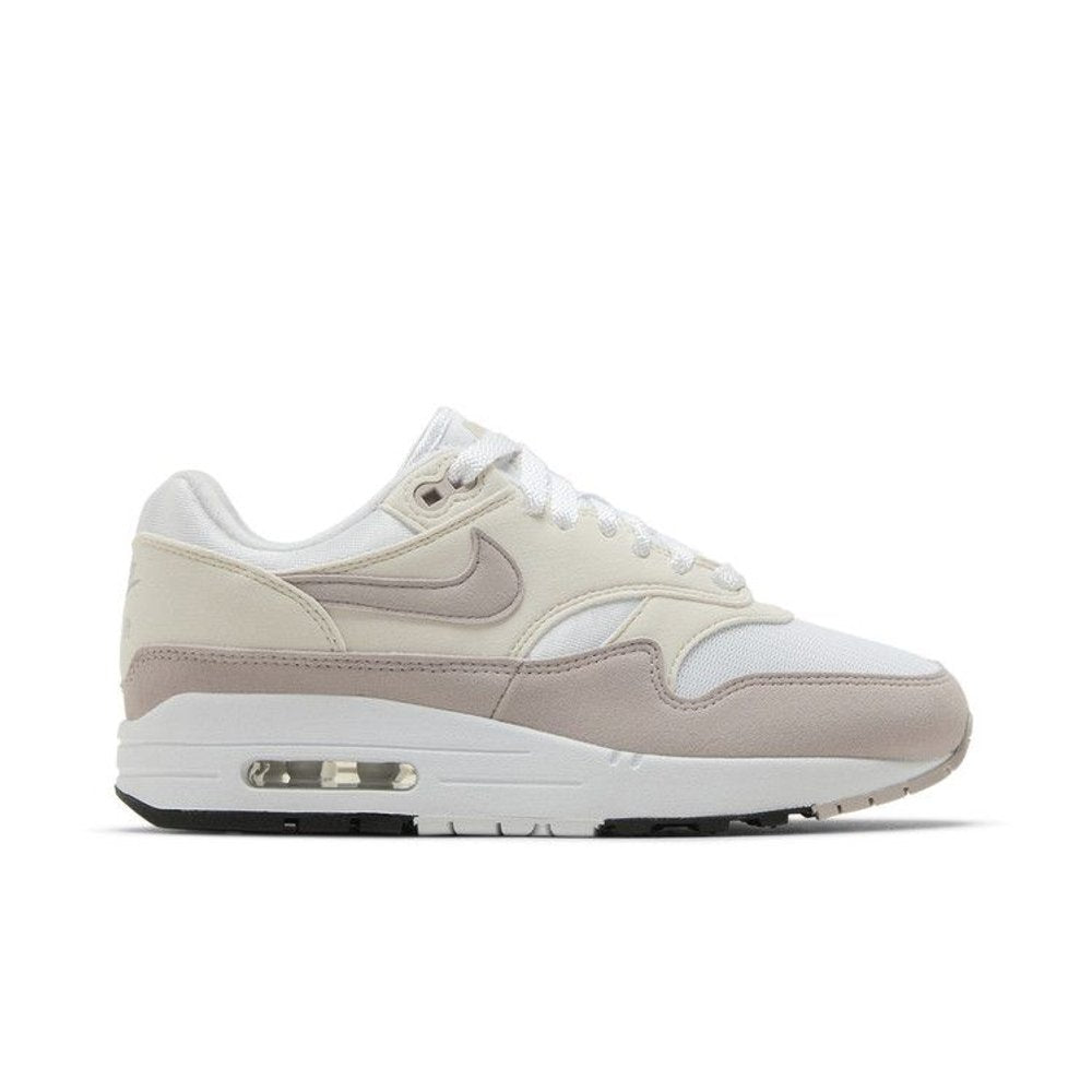 Nike Wmns Air Max 1 'Platinum Violet' – boční pohled | Purekickz