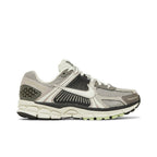Nike Wmns Air Zoom Vomero 5 'Cobblestone' – boční pohled | Purekickz