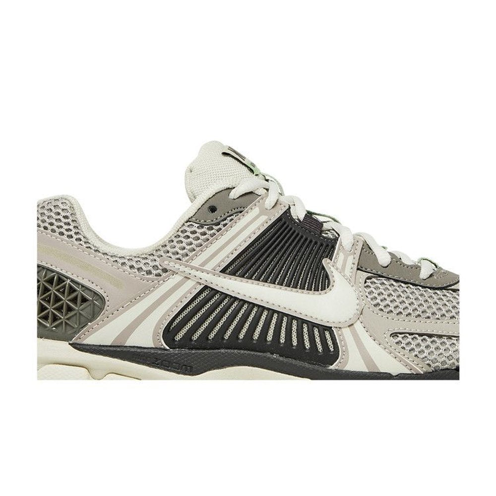 Nike Wmns Air Zoom Vomero 5 'Cobblestone' – detail | Purekickz