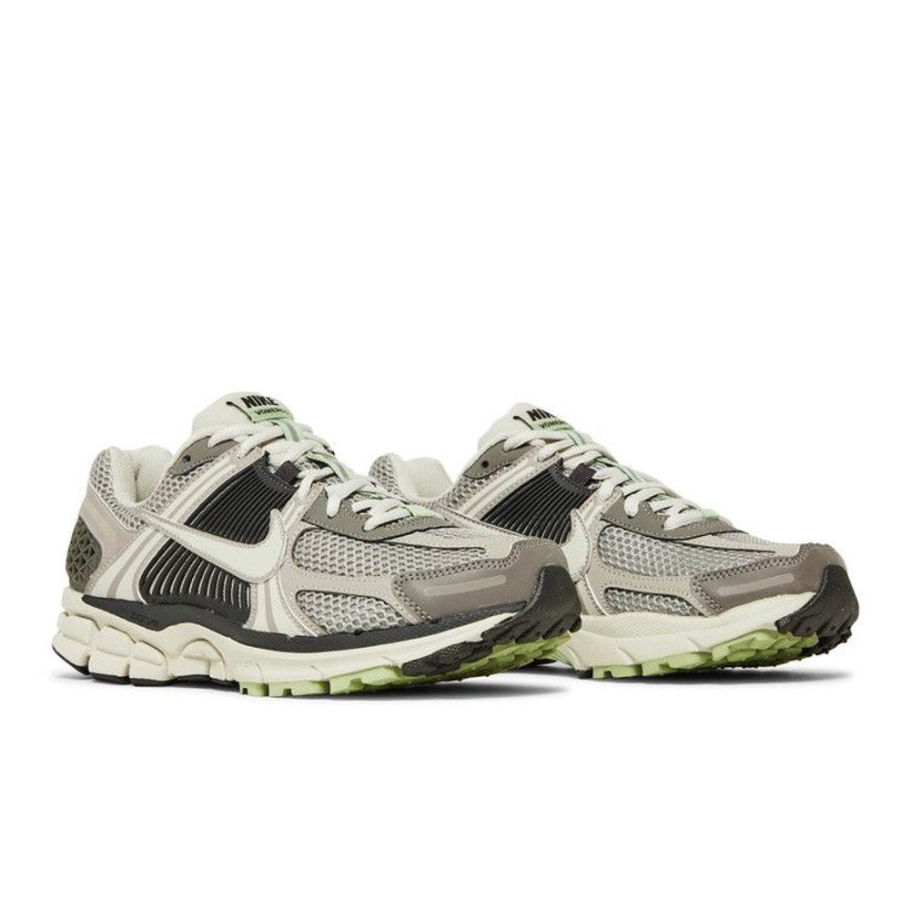 Nike Wmns Air Zoom Vomero 5 'Cobblestone' – lifestyle foto | Purekickz