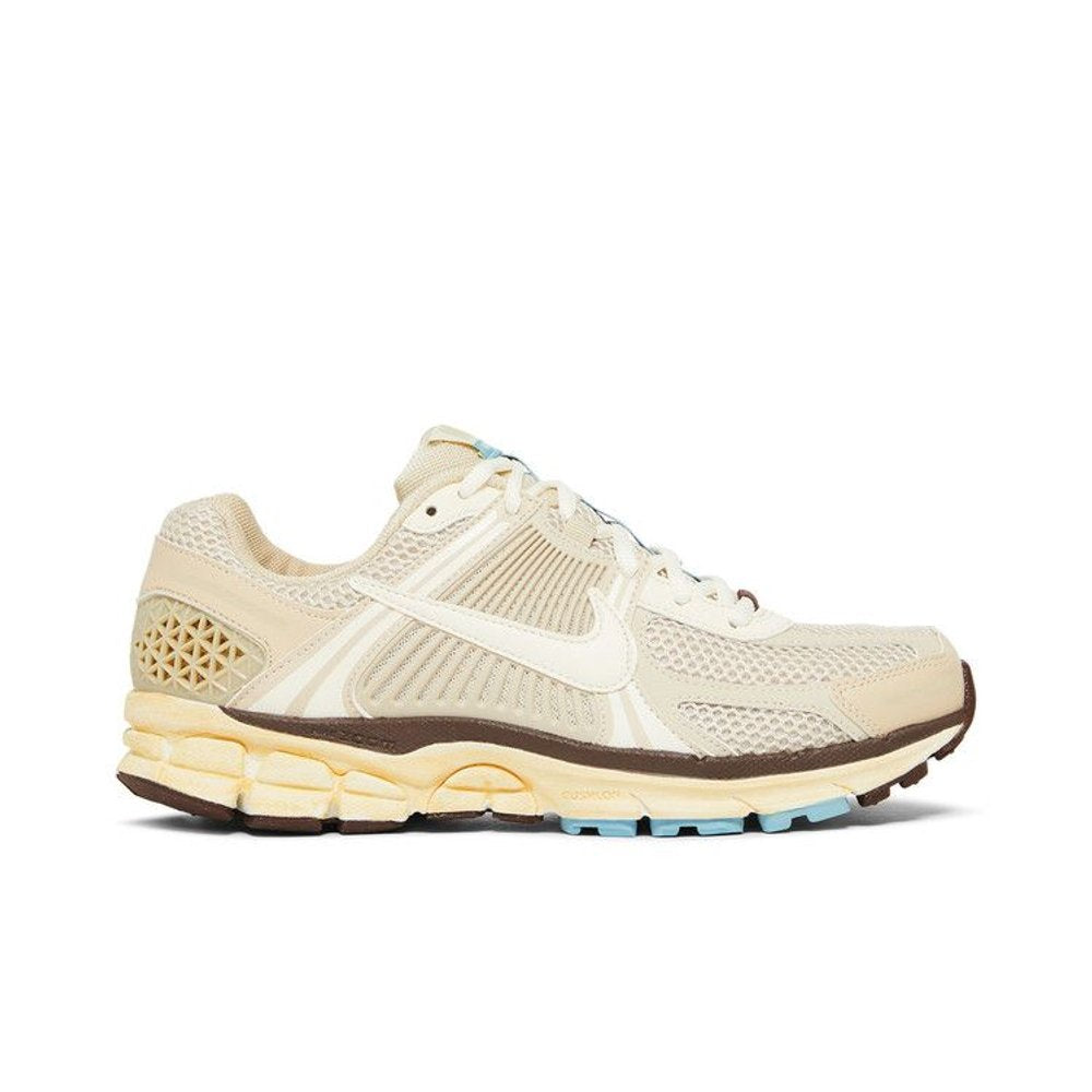 Nike Wmns Air Zoom Vomero 5 'Oatmeal' – boční pohled | Purekickz