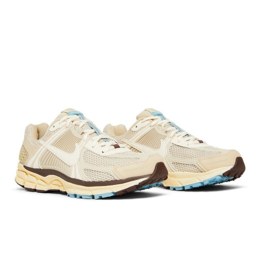 Nike Wmns Air Zoom Vomero 5 'Oatmeal' – lifestyle foto | Purekickz