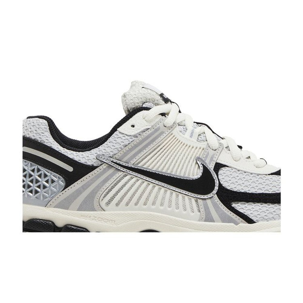 Nike Zoom Vomero 5 Photon Dust Black (W) – detail | Purekickz