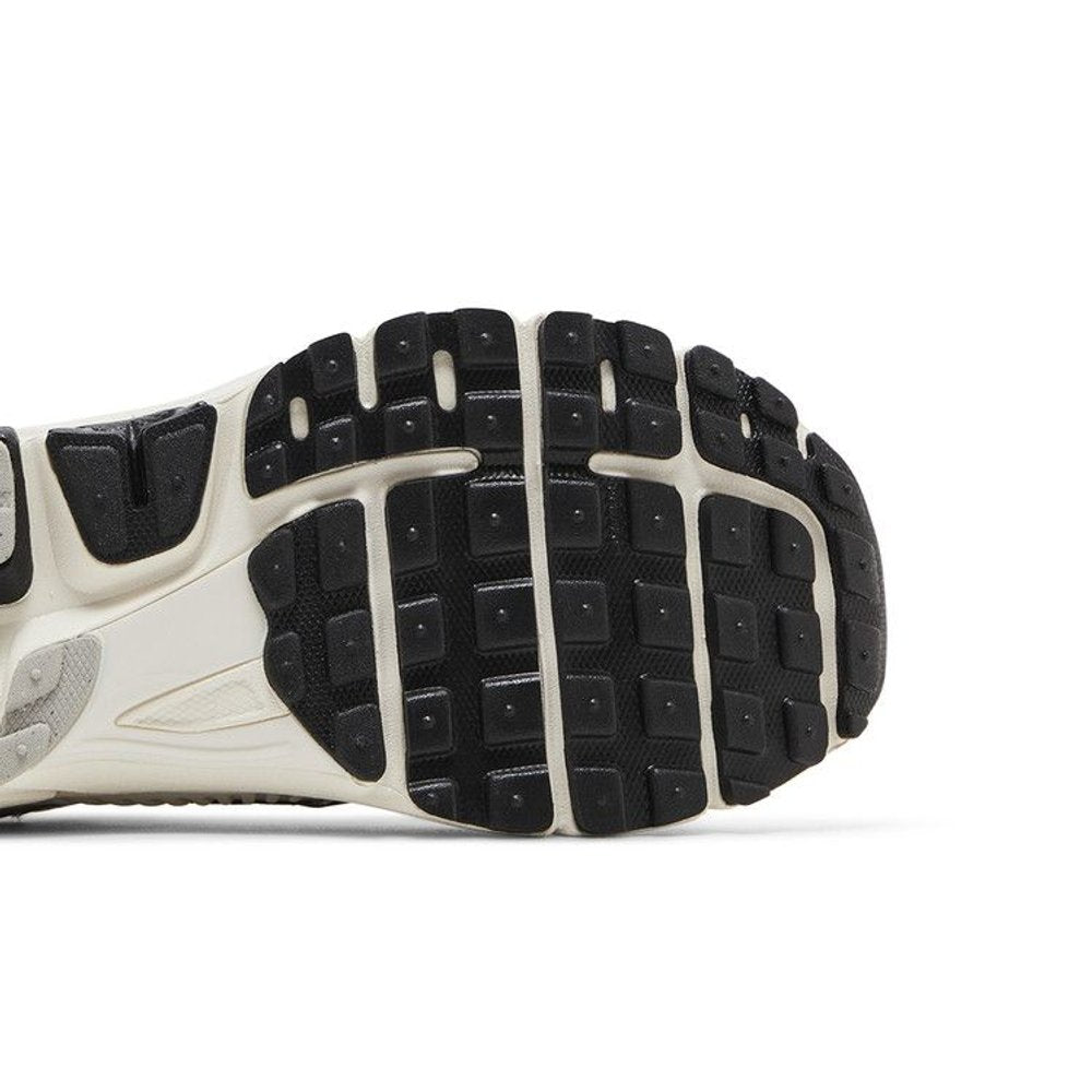 Nike Zoom Vomero 5 Photon Dust Black (W) – pohled shora | Purekickz