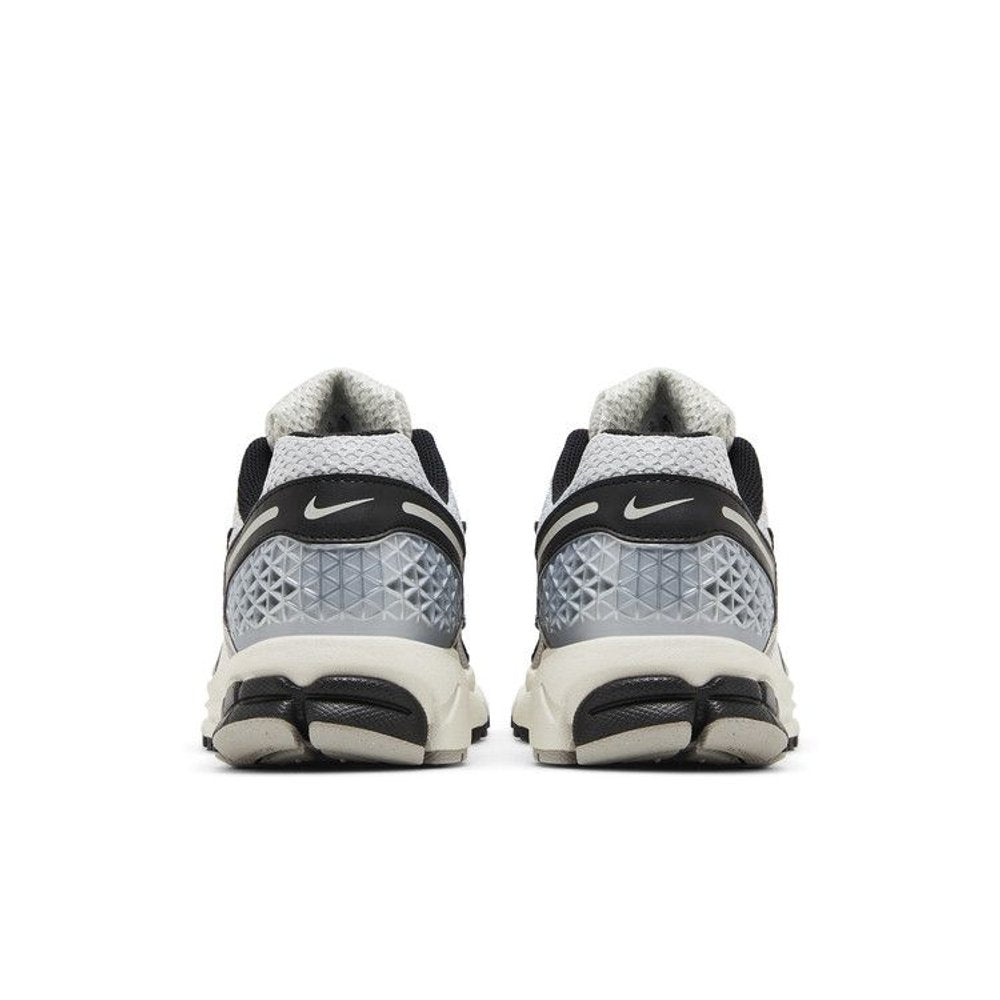 Nike Zoom Vomero 5 Photon Dust Black (W) – podrážka | Purekickz