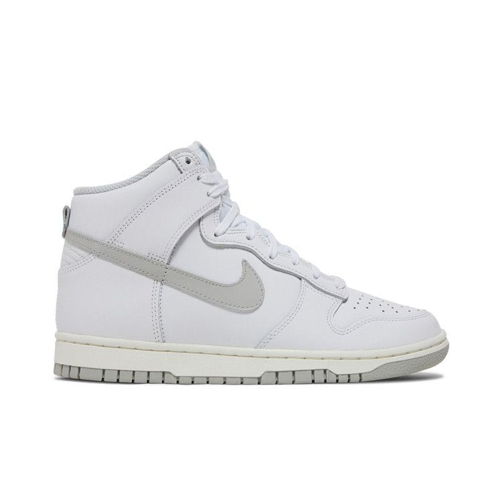 Nike Wmns Dunk High 'Grey Fog' – boční pohled | Purekickz
