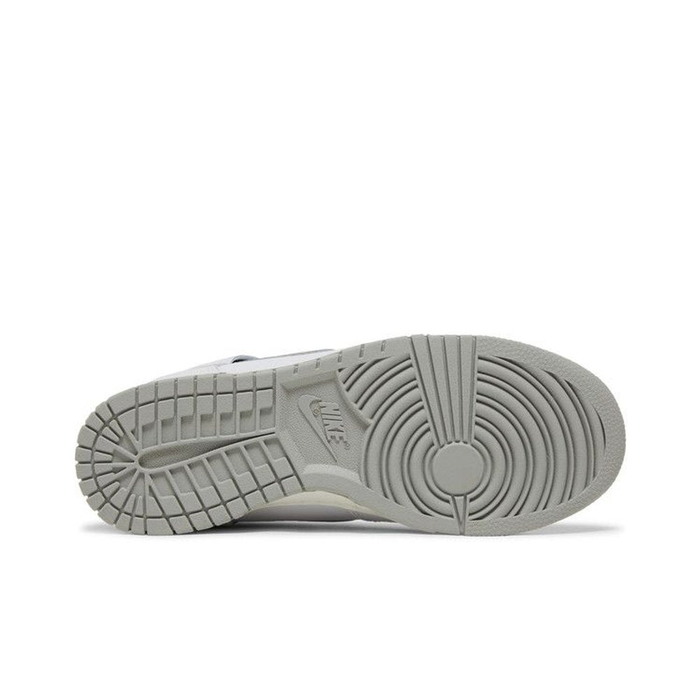 Nike Wmns Dunk High 'Grey Fog' – zadní pohled | Purekickz
