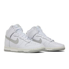 Nike Wmns Dunk High 'Grey Fog' – lifestyle foto | Purekickz