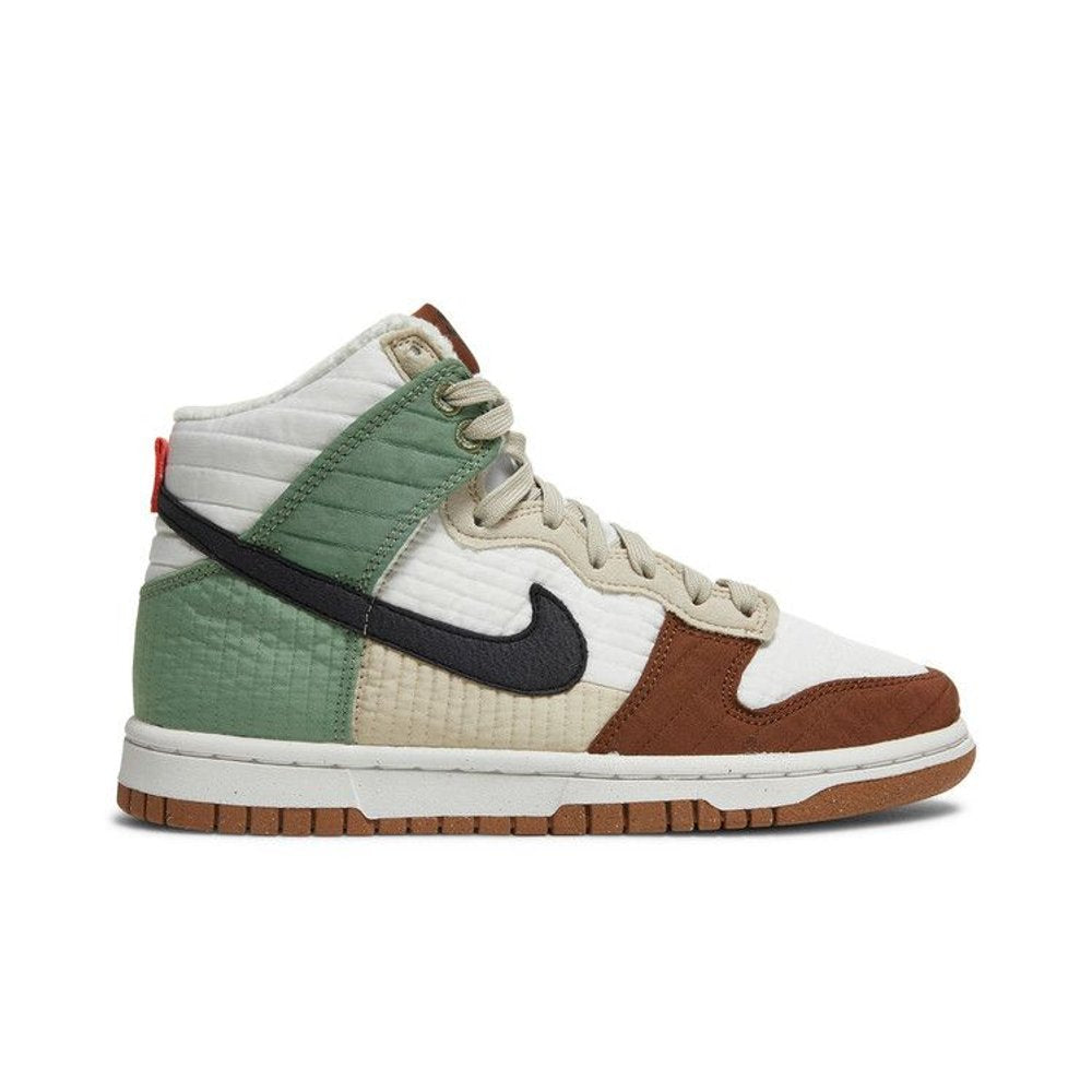 Nike Wmns Dunk High LX Next Nature 'Toasty' – boční pohled | Purekickz