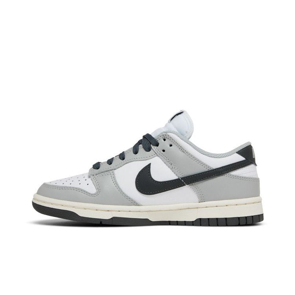 Nike Wmns Dunk Low Light Smoke Grey – hlavní pohled | Purekickz