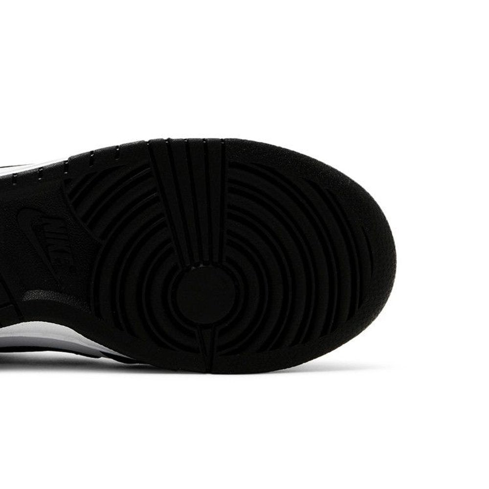 Nike Wmns Dunk Low Next Nature Black White – pohled shora | Purekickz