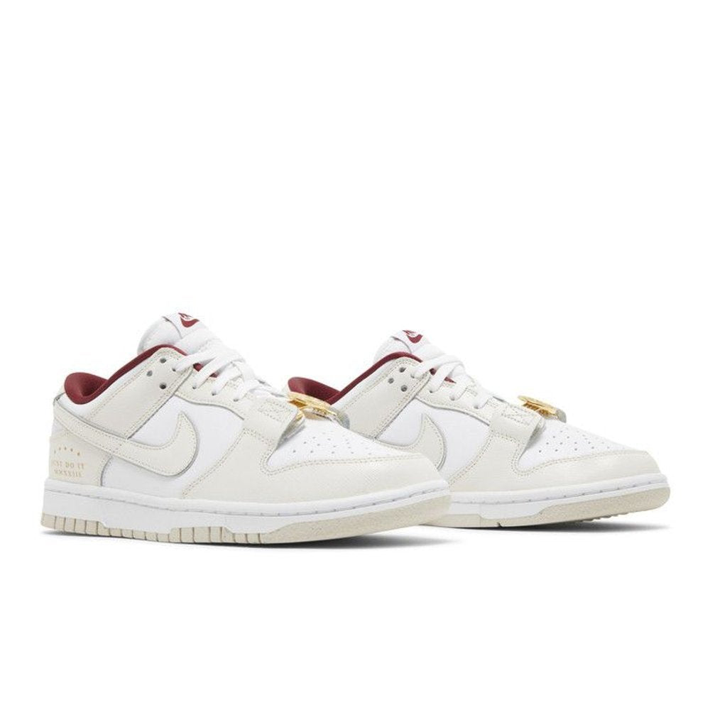 Nike Wmns Dunk Low SE Sisterhood – lifestyle foto | Purekickz