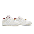 Nike Wmns Dunk Low SE Sisterhood – lifestyle foto | Purekickz