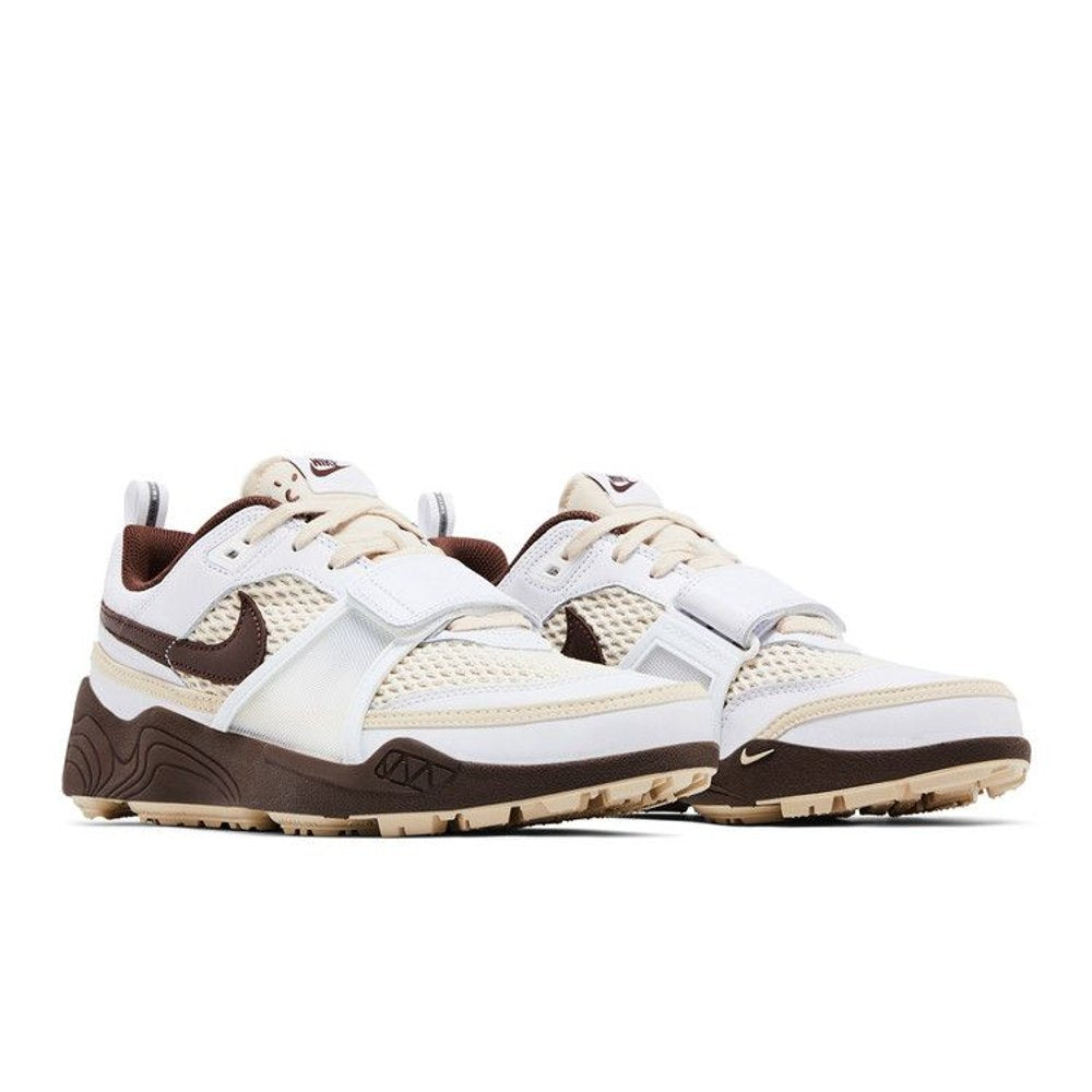 Nike Zoom Field Jaxx Travis Scott Light Chocolate – lifestyle foto | Purekickz