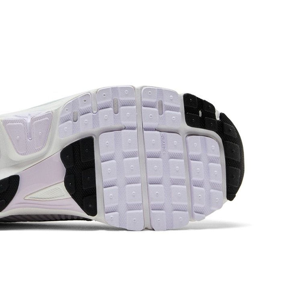 Nike Zoom Vomero 5 Barely Grape Photon Dust Summit White Metallic Silver (W) – pohled shora | Purekickz
