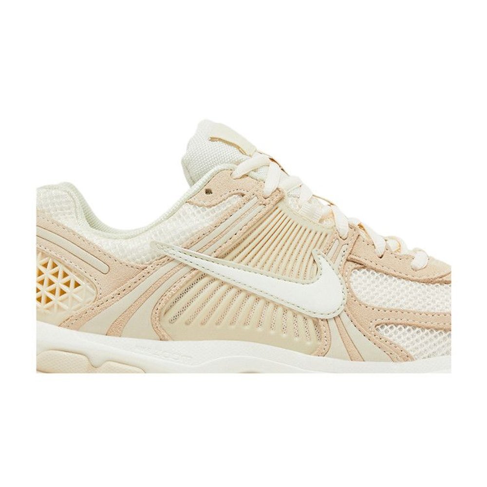 Nike Zoom Vomero 5 Beach Light Khaki (Women's) – detail | Purekickz