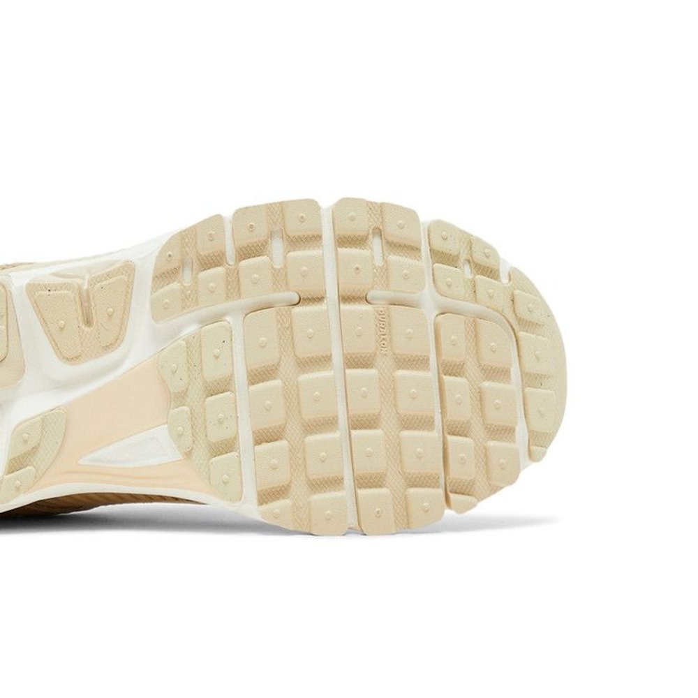 Nike Zoom Vomero 5 Beach Light Khaki (Women's) – pohled shora | Purekickz