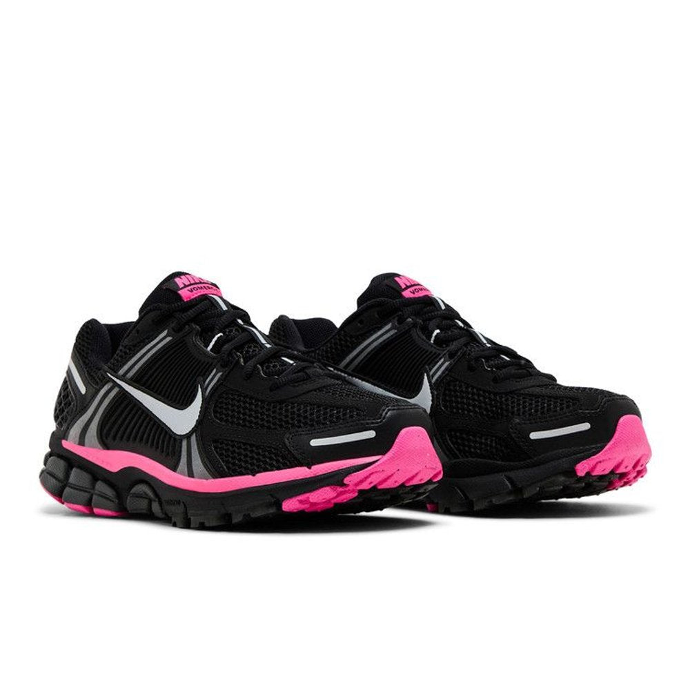 Nike Zoom Vomero 5 Black Pink Blast – lifestyle foto | Purekickz