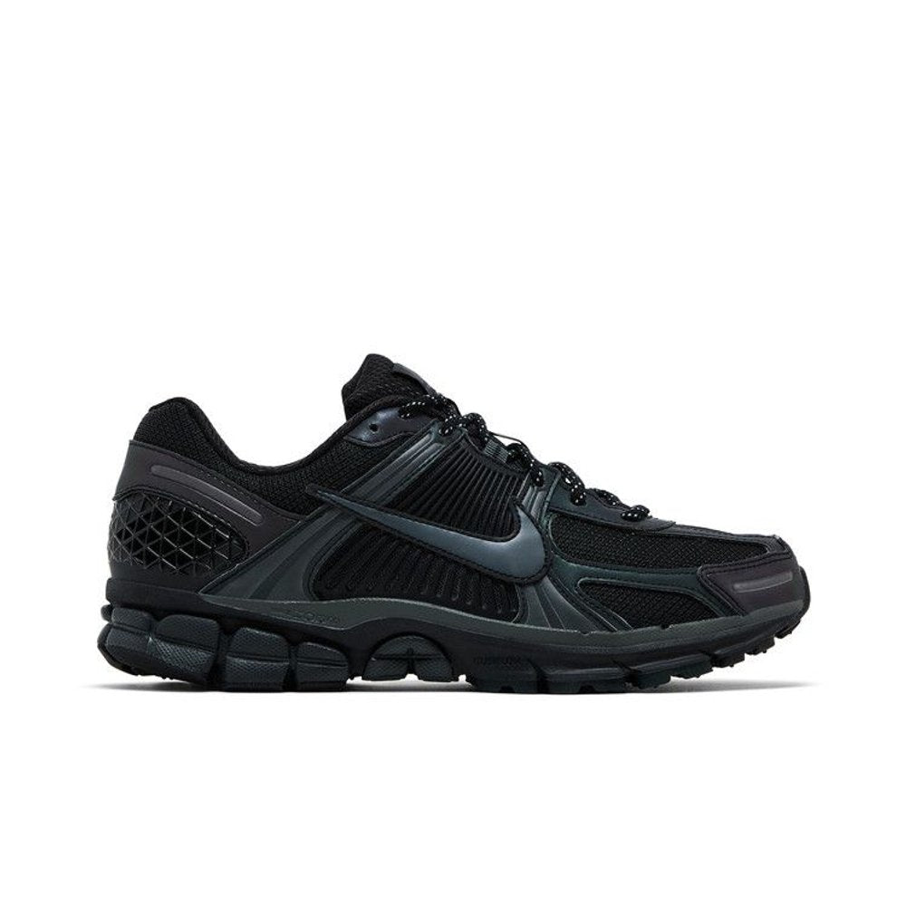 Nike Zoom Vomero 5 Black Reflective – boční pohled | Purekickz