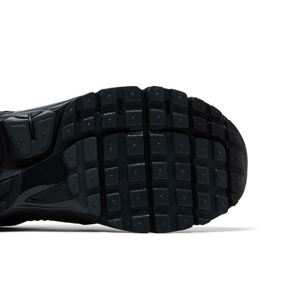 Nike Zoom Vomero 5 Black Reflective – pohled shora | Purekickz