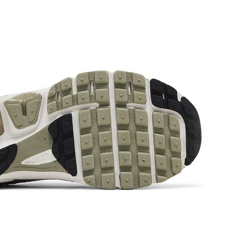Nike Zoom Vomero 5 Cargo Khaki Light Army (GS) – pohled shora | Purekickz