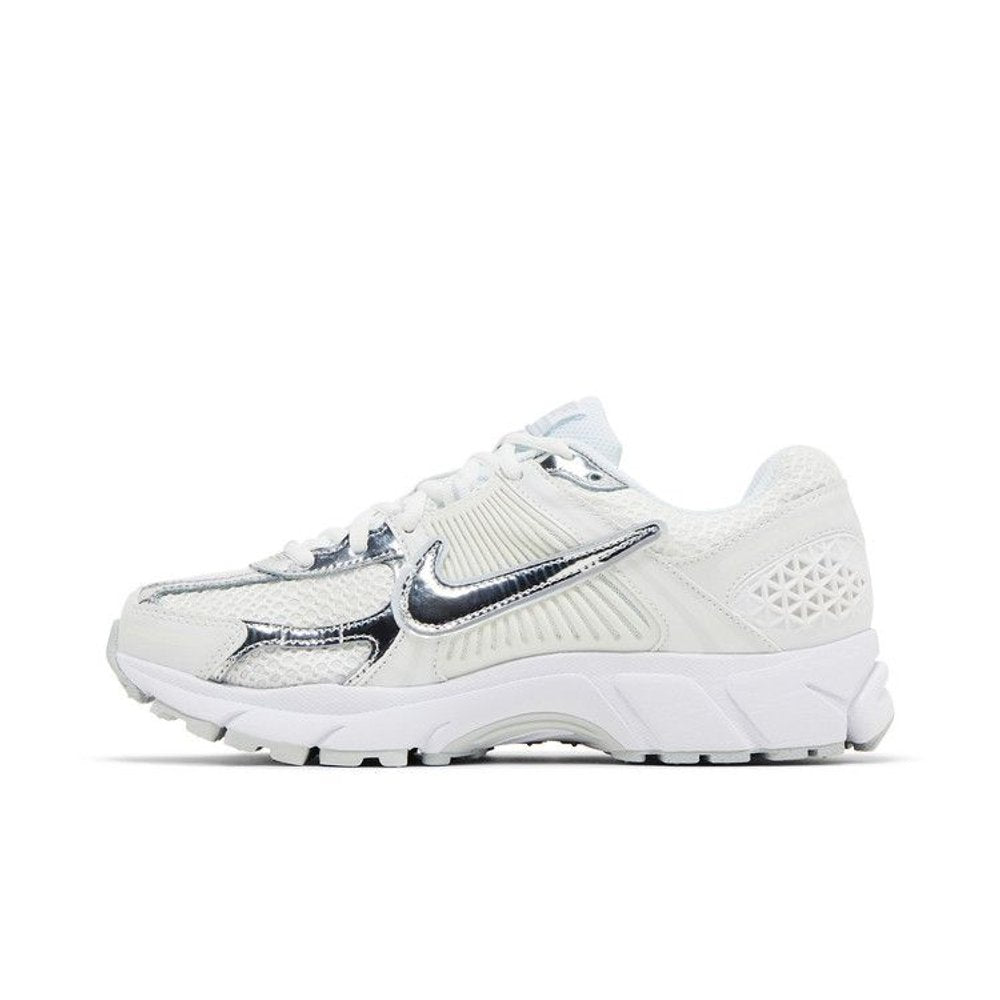 Nike Zoom Vomero 5 Chrome Toe (W) – hlavní pohled | Purekickz