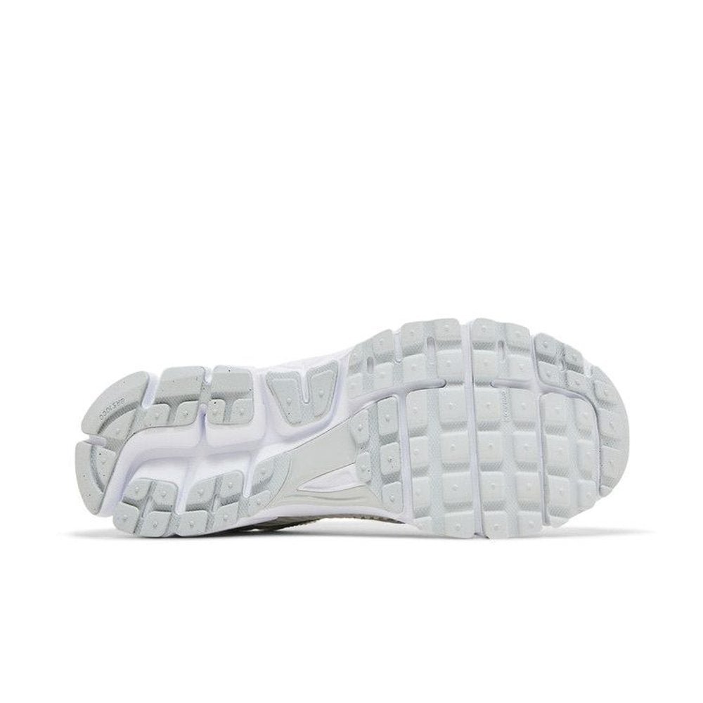 Nike Zoom Vomero 5 Chrome Toe (W) – zadní pohled | Purekickz
