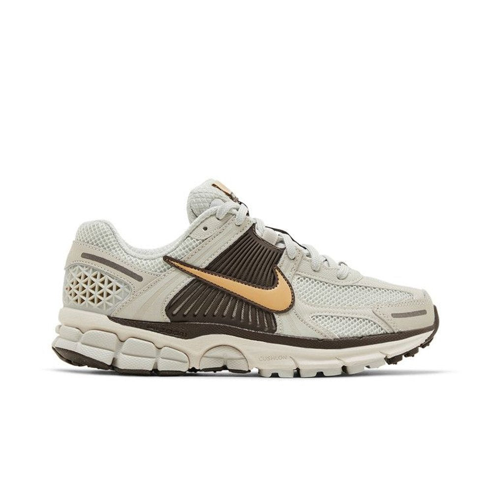 Nike Zoom Vomero 5 Light Bone Ironstone (W) – boční pohled | Purekickz