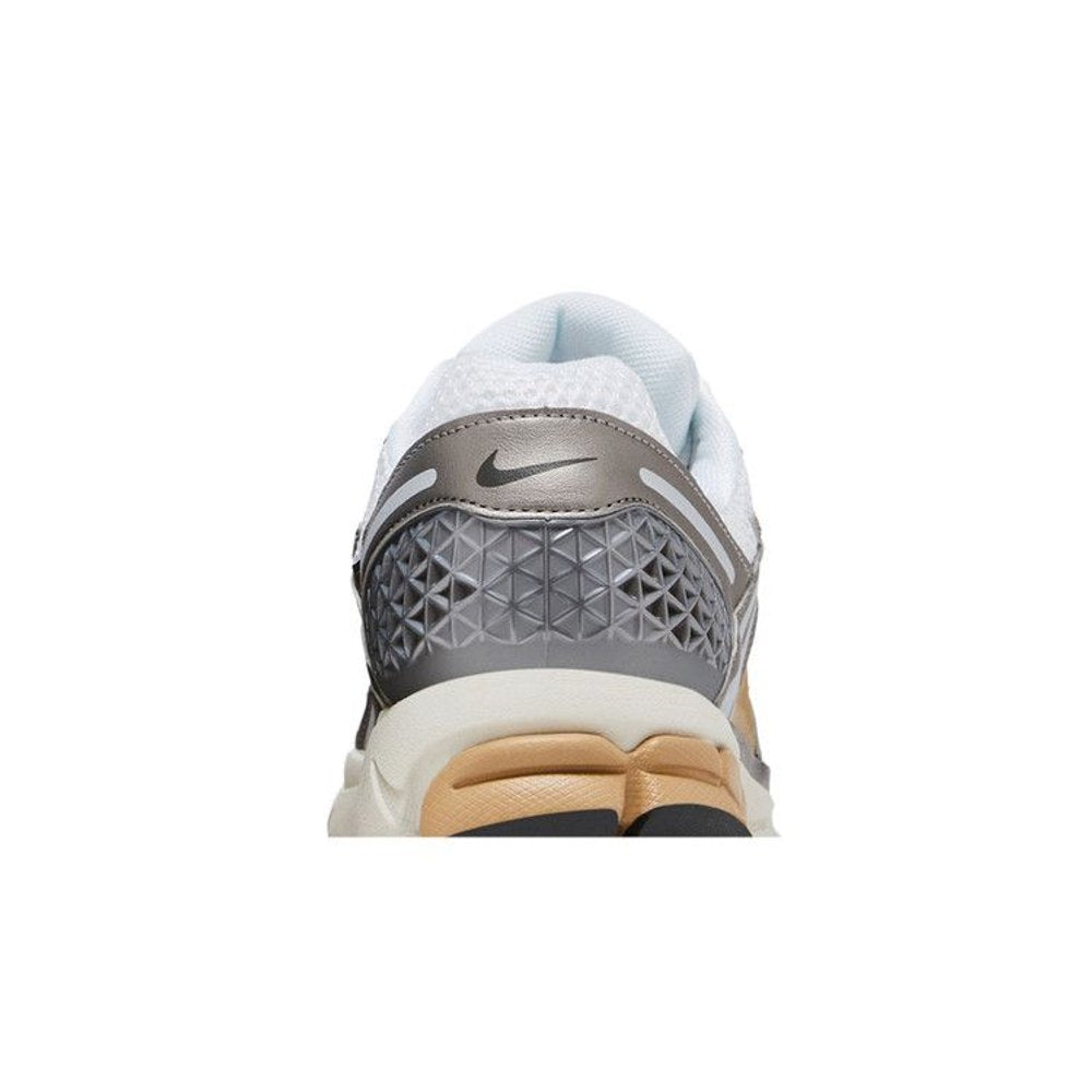 Nike Zoom Vomero 5 Metallic Pewter – detail materiálu | Purekickz