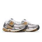 Nike Zoom Vomero 5 Metallic Pewter – lifestyle foto | Purekickz