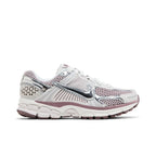 Nike Zoom Vomero 5 Metallic Silver Platinum Violet – boční pohled | Purekickz